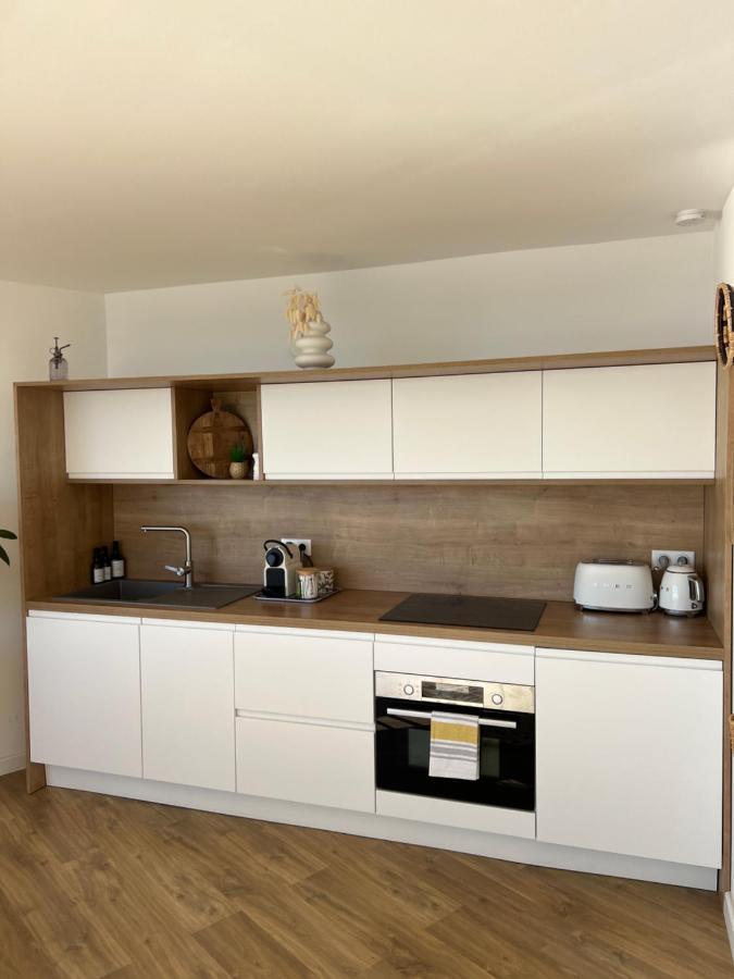 Apartment Sur Le Sable, Face A La La Petite Tour