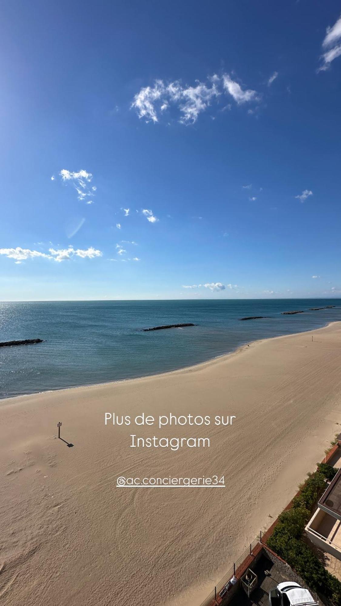 Sur Le Sable, Face A La La Petite Tour Valras-Plage
